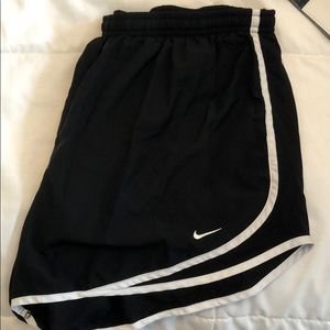 nike black shorts